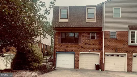 9347 Neil Rd #A, Philadelphia, PA 19115