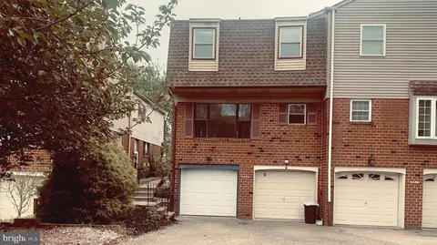 9347 Neil Rd #A, Philadelphia, PA 19115