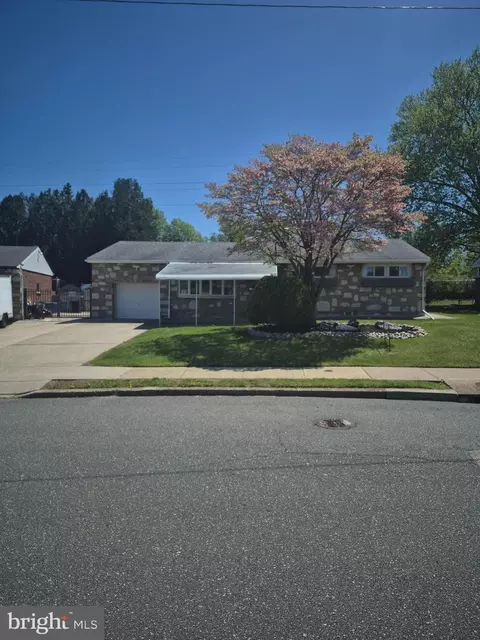 9717 Dedaker St, Philadelphia, PA 19115