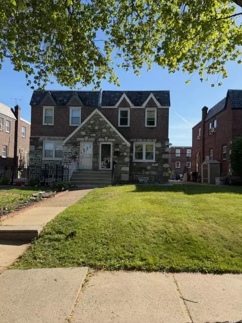 904 Princeton Ave, Philadelphia, PA 19111