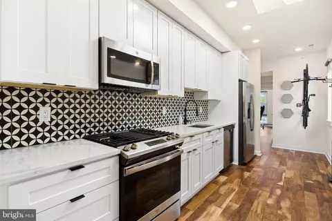 318 N Preston St #3, Philadelphia, PA 19104