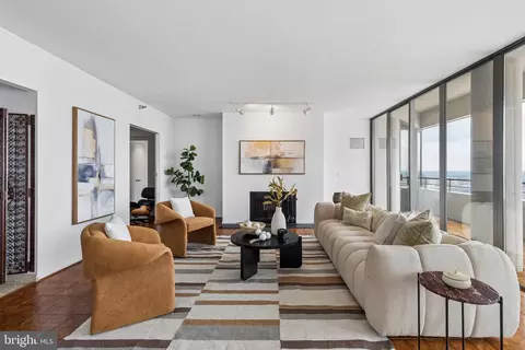 202 W 10 W Rittenhouse Sq #3302, Philadelphia, PA 19103