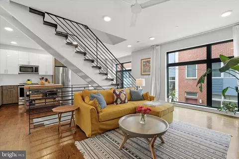 2735 W George St, Philadelphia, PA 19130