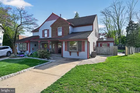 15005 Poquessing Creek Ln, Philadelphia, PA 19116