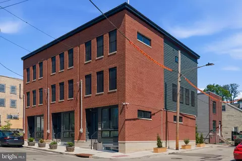 6671 Ross St, Philadelphia, PA 19119
