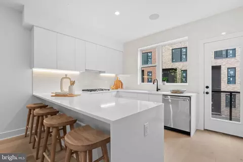 650 Fairmount Ave #J3, Philadelphia, PA 19123