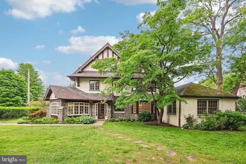 3219 W Penn St, Philadelphia, PA 19129
