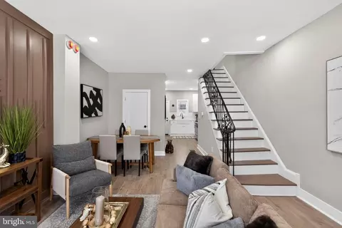 2518 S American St, Philadelphia, PA 19148