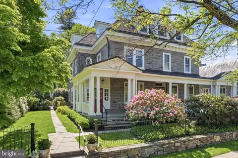 36 E Chestnut Hill Ave, Philadelphia, PA 19118