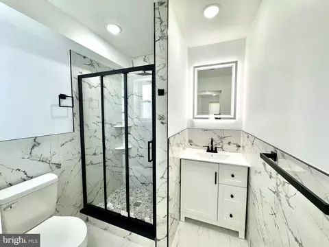 915 Cantrell St, Philadelphia, PA 19148