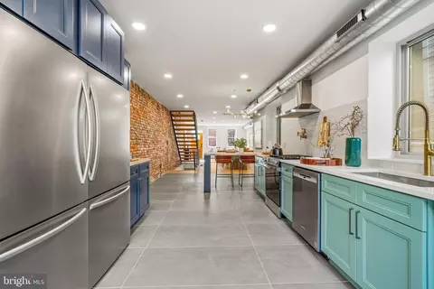 1906 S 10th St, Philadelphia, PA 19148