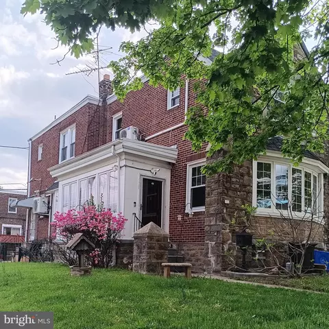 838 Glenview St, Philadelphia, PA 19111