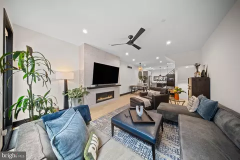 1742 N Hope St, Philadelphia, PA 19122