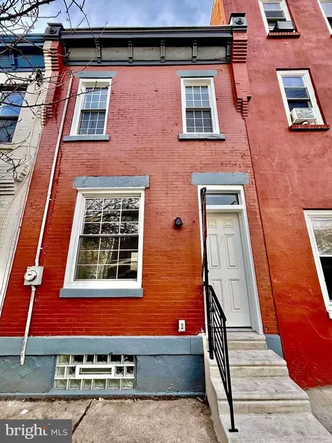 912 N 30th St, Philadelphia, PA 19130