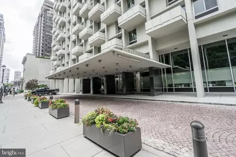 604 S 36 S Washington Sq #2517, Philadelphia, PA 19106