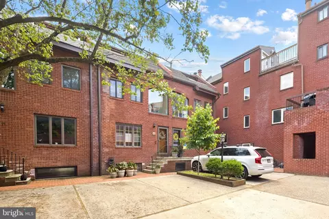 708 S 2nd St #C, Philadelphia, PA 19147