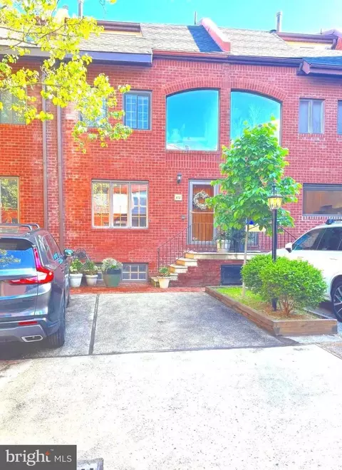 708 S 2nd St #C, Philadelphia, PA 19147