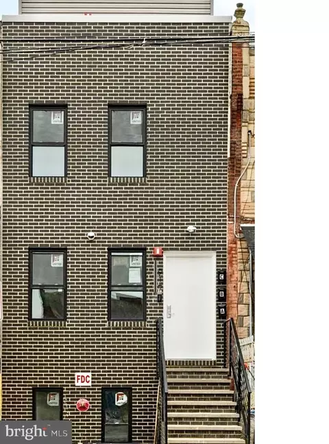 913 N 43rd St, Philadelphia, PA 19104