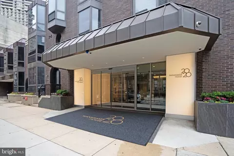 2020 Walnut St #8F, Philadelphia, PA 19103