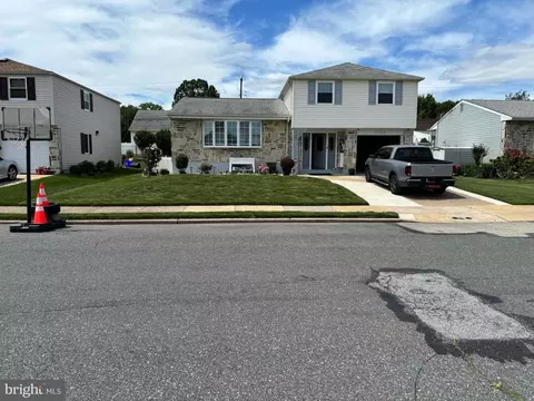 9748 Susan Rd, Philadelphia, PA 19115