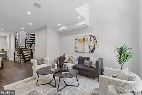 425 Watkins St, Philadelphia, PA 19148
