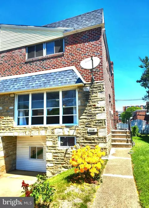 2119 Hoffnagle St, Philadelphia, PA 19152