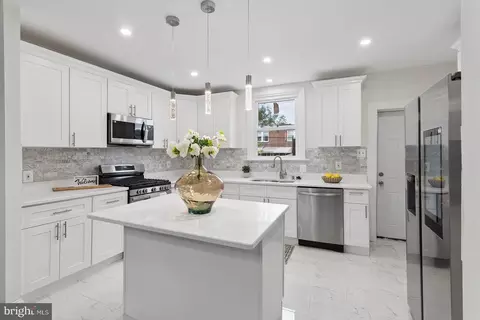 817 Passmore St, Philadelphia, PA 19111