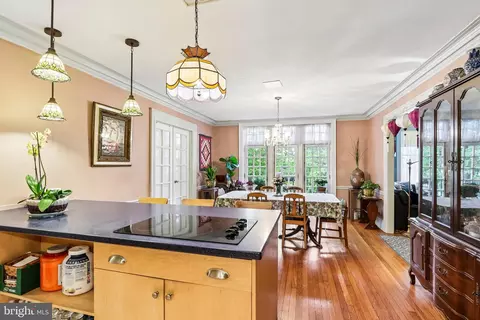 4631 Pine St #E305, Philadelphia, PA 19143