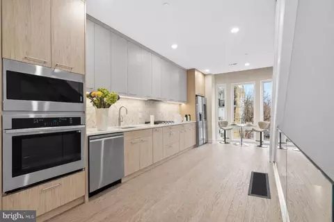1031 S Fairhill St, Philadelphia, PA 19147