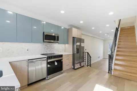 2440 E Harold St, Philadelphia, PA 19125