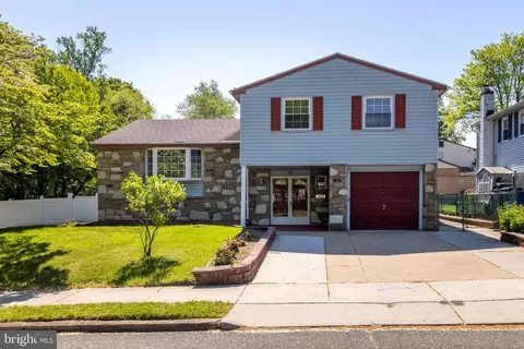 468 Woodhaven Plz, Philadelphia, PA 19116