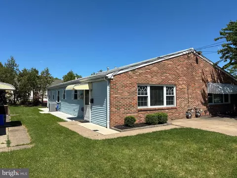 2005 Murray St, Philadelphia, PA 19115