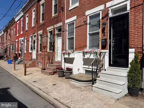 115 Mercy St, Philadelphia, PA 19148