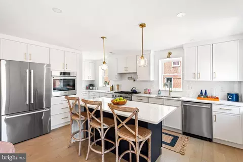 6101 Gardenia St, Philadelphia, PA 19144