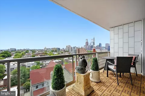 2401 Pennsylvania Ave #15C49, Philadelphia, PA 19130