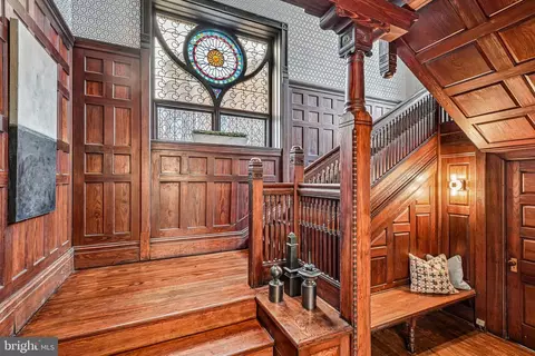 51 E Penn St, Philadelphia, PA 19144
