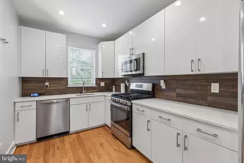 3825 Mount Vernon St, Philadelphia, PA 19104
