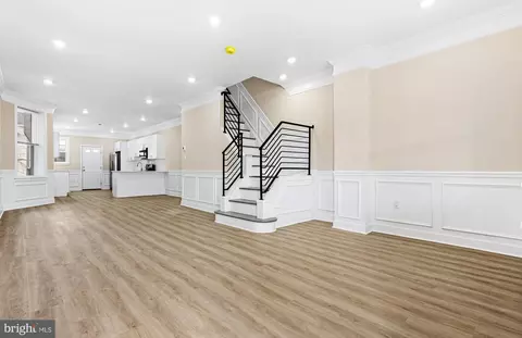 806 S 56th St, Philadelphia, PA 19143
