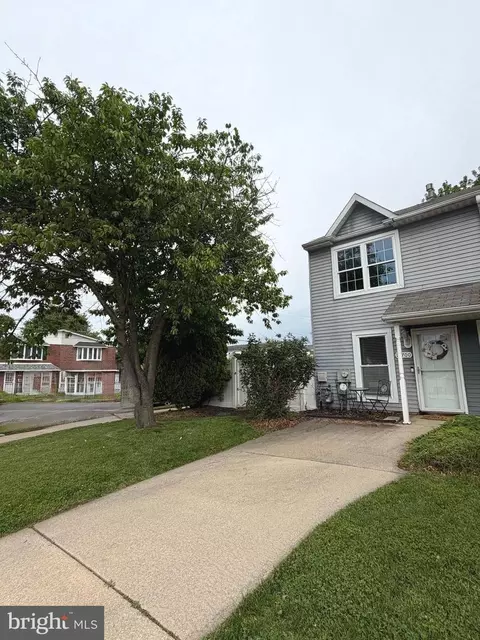 10700 Albemarle Ln, Philadelphia, PA 19154