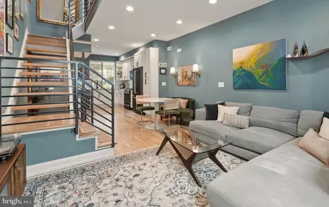 2932 Nicholas St, Philadelphia, PA 19121