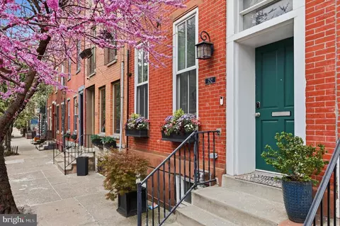 752 S 15th St, Philadelphia, PA 19146