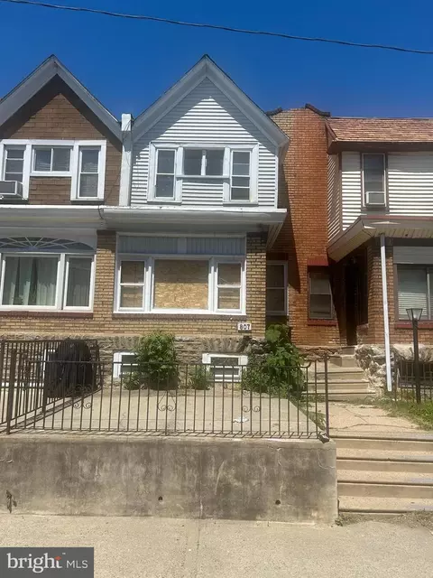 807 W Wellens St, Philadelphia, PA 19141
