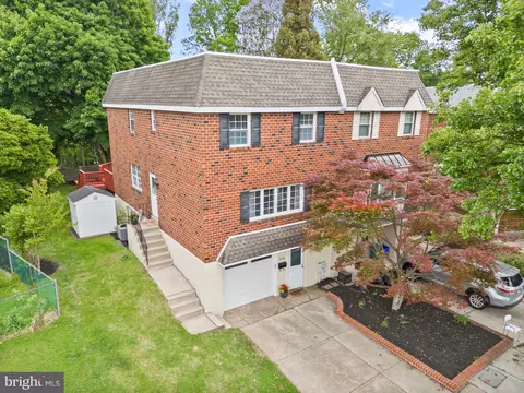 335 Leroy St, Philadelphia, PA 19128