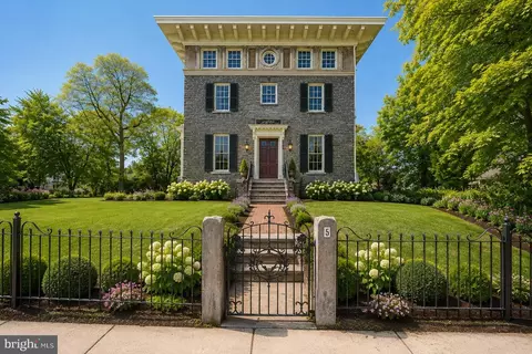 3 E Chestnut Hill Ave # -5, Philadelphia, PA 19118