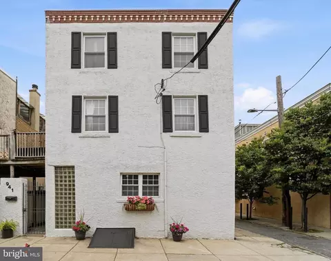 941 Montrose St, Philadelphia, PA 19147