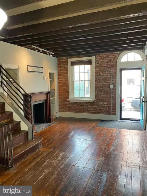 116 Titan St, Philadelphia, PA 19147