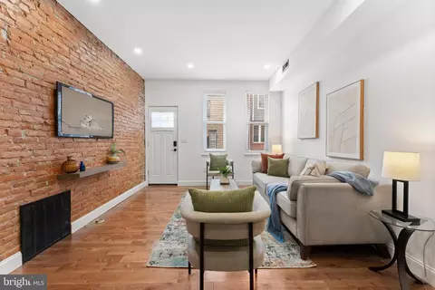 531 Hoffman St, Philadelphia, PA 19148