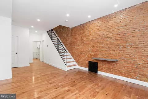 531 Hoffman St, Philadelphia, PA 19148