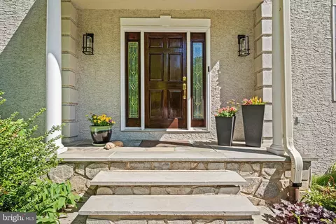 734 Cornelia Pl, Philadelphia, PA 19118