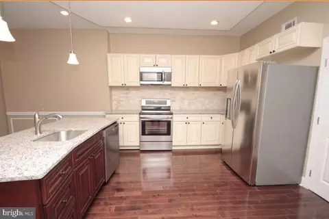 5026 Locust St, Philadelphia, PA 19139
